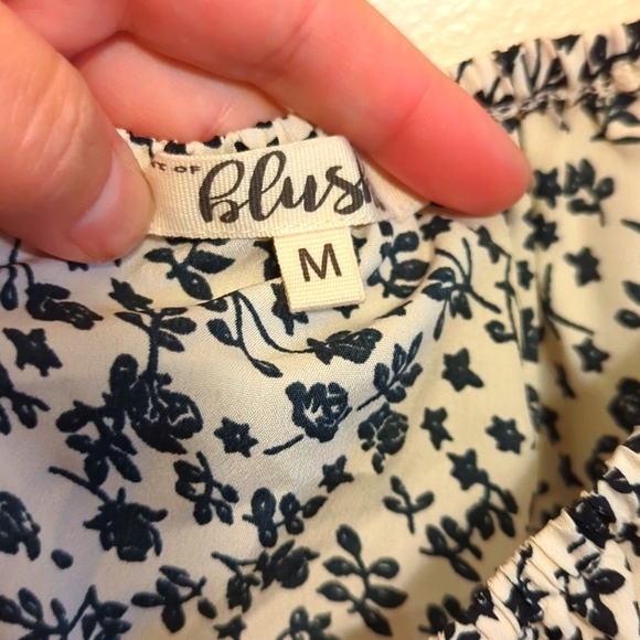 Hint of Blush M White with Black Floral Dress - Picture 4 of 9